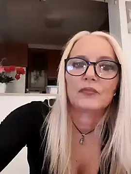 Snapshot of kikkastar chatting on January 2025 08:37:02 PM kikkastar online show from January 2025 08:37:02 PM