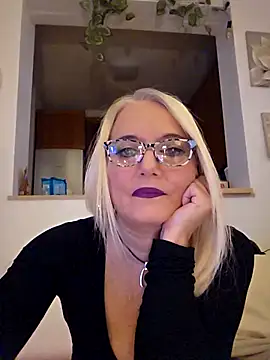 kikkastar online show from October 2025 09:05:02 PM