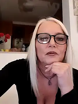 Snapshot of kikkastar chatting on January 2025 08:02:01 PM kikkastar online show from January 2025 08:02:01 PM