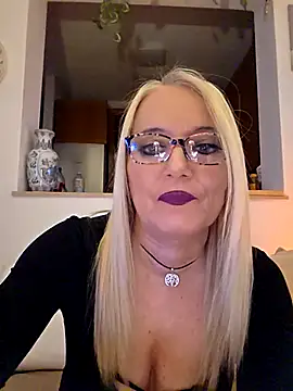 kikkastar online show from January 2026 08:56:01 PM