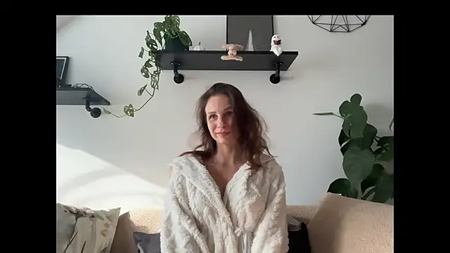 Mary Wet online show from May 2026 03:51:01 PM