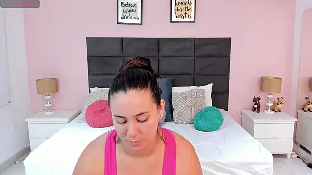 Snapshot of MadisonJenner chatting on November 2025 11:25:01 AM MadisonJenner online show from November 2025 11:25:01 AM