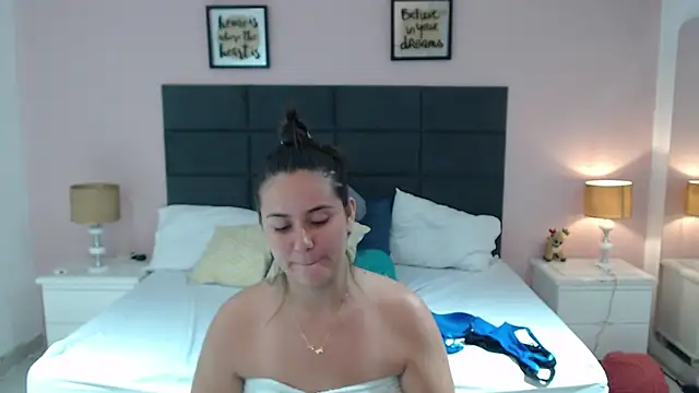 Snapshot of MadisonJenner chatting on March 2025 08:09:02 PM MadisonJenner online show from March 2025 08:09:02 PM