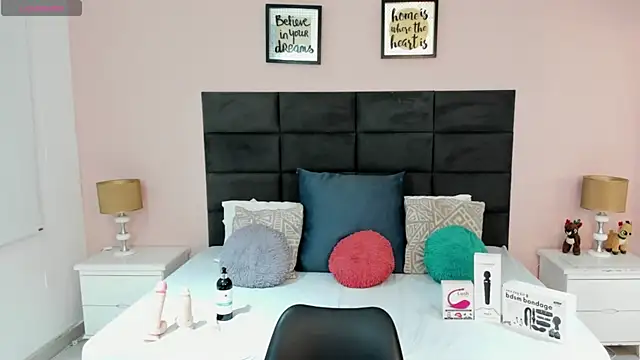 Snapshot of MadisonJenner chatting on November 2025 12:53:02 PM MadisonJenner online show from November 2025 12:53:02 PM