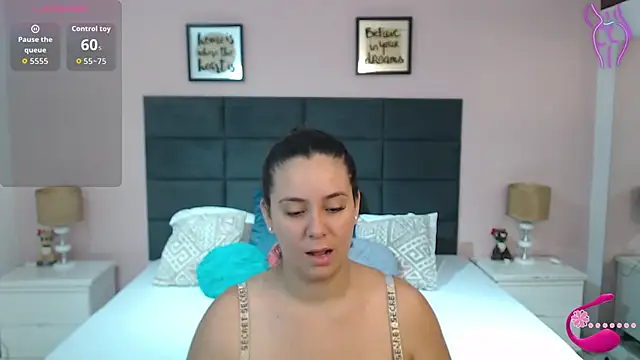 Snapshot of MadisonJenner chatting on October 2025 11:01:02 AM MadisonJenner online show from October 2025 11:01:02 AM