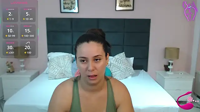 Snapshot of MadisonJenner chatting on October 2025 11:12:01 AM MadisonJenner online show from October 2025 11:12:01 AM