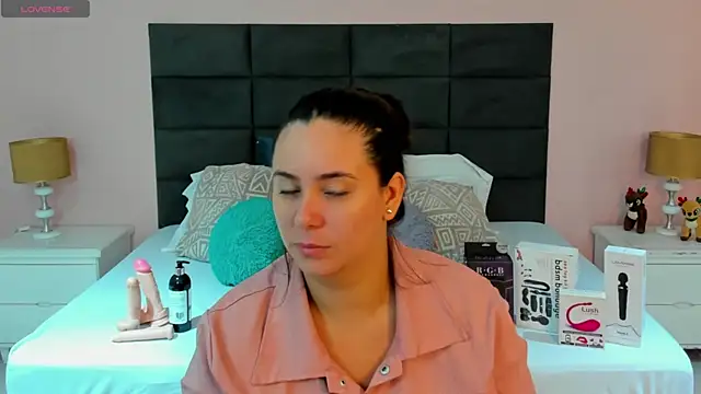 Snapshot of MadisonJenner chatting on November 2025 10:52:02 AM MadisonJenner online show from November 2025 10:52:02 AM