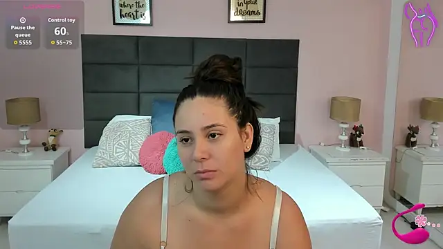 Snapshot of MadisonJenner chatting on October 2025 11:22:02 AM MadisonJenner online show from October 2025 11:22:02 AM