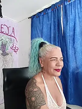 freyadevil333 online show from April 2026 09:37:02 PM