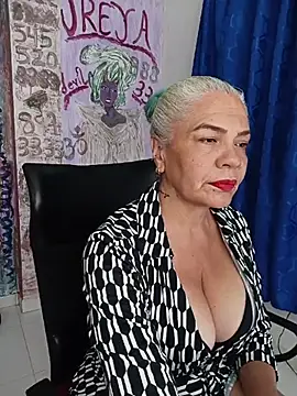 freyadevil333 online show from March 2026 04:00:01 AM