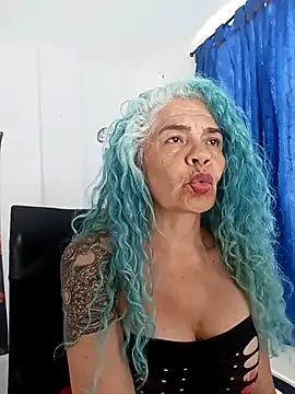 freyadevil333 online show from December 2025 06:39:02 PM