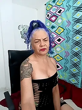 freyadevil333 online show from October 2025 01:12:02 PM