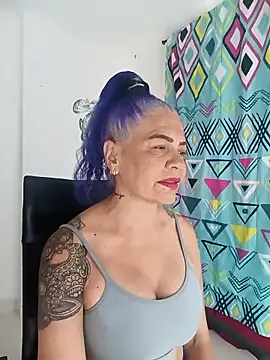 freyadevil333 online show from October 2025 01:31:01 PM