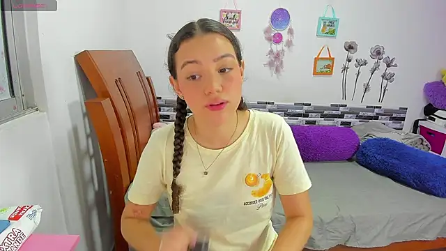 Angela hank2 online show from May 2026 12:18:01 AM