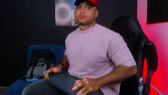 Big furry bear13 online show from October 2025 05:26:01 AM