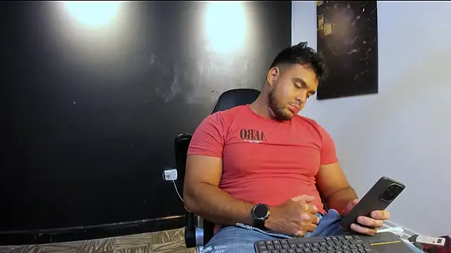 Big furry bear13 online show from April 2026 05:15:01 AM