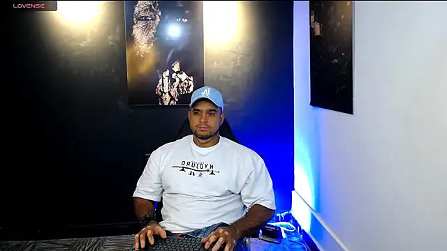 Big furry bear13 online show from January 2026 04:29:02 AM