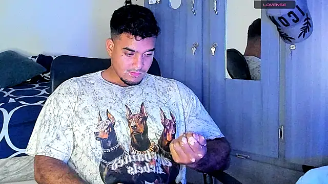Big furry bear13 online show from March 2025 04:41:02 AM