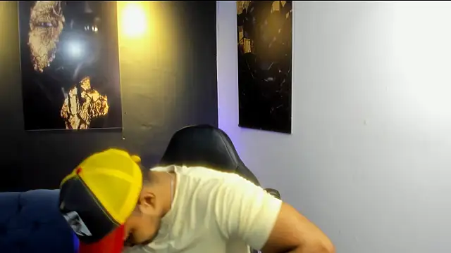 Big furry bear13 online show from December 2025 06:48:01 AM