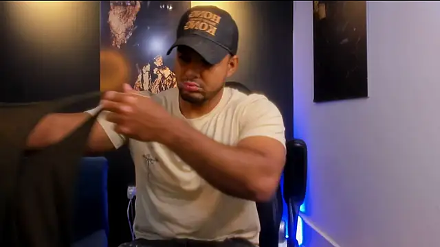 Big furry bear13 online show from November 2025 12:59:02 PM