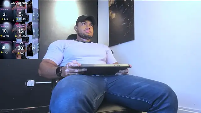 Big furry bear13 online show from April 2026 11:28:02 AM