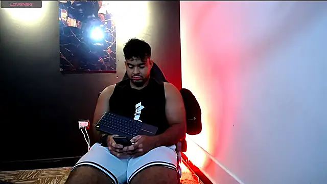 Big furry bear13 online show from January 2026 09:13:01 AM