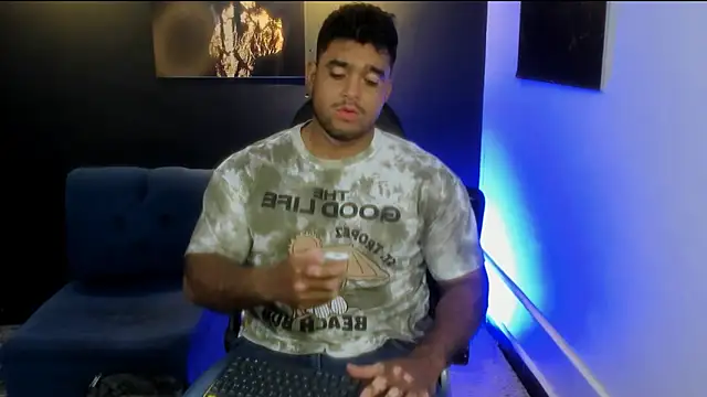 Big furry bear13 online show from November 2025 04:26:01 AM