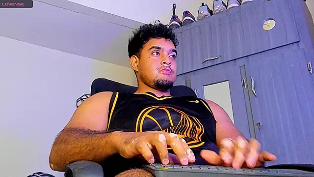 Big furry bear13 online show from February 2025 04:29:01 AM