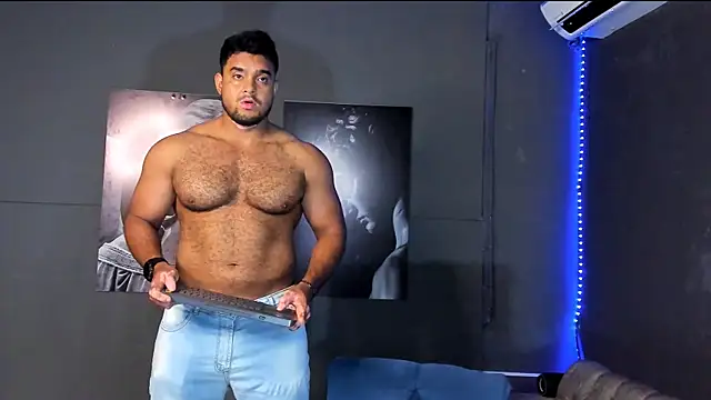 Big furry bear13 online show from June 2026 05:12:02 AM