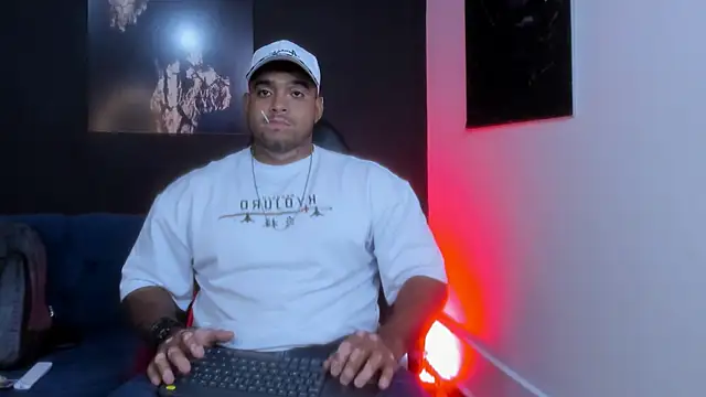 Big furry bear13 online show from November 2025 05:47:02 AM