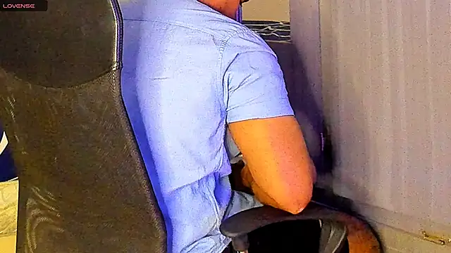 Big furry bear13 online show from February 2025 05:40:01 AM
