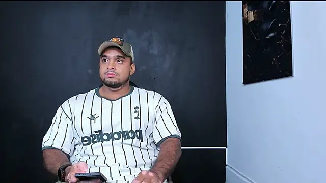 Big furry bear13 online show from February 2026 06:13:01 AM