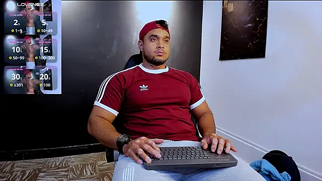 Big furry bear13 online show from March 2026 06:48:02 AM