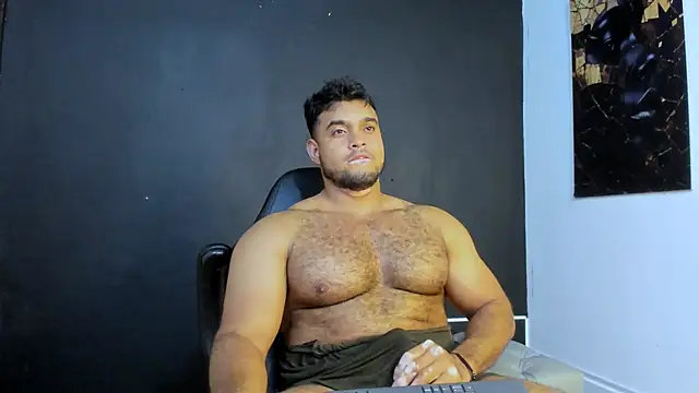 Big furry bear13 online show from May 2026 07:06:01 PM