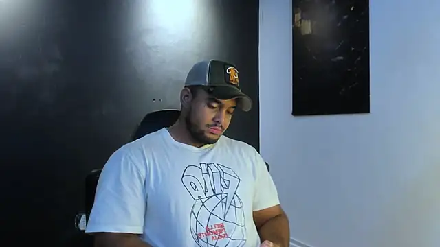 Big furry bear13 online show from May 2026 10:12:02 AM