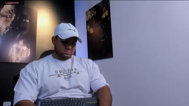 Big furry bear13 online show from November 2025 03:28:01 PM