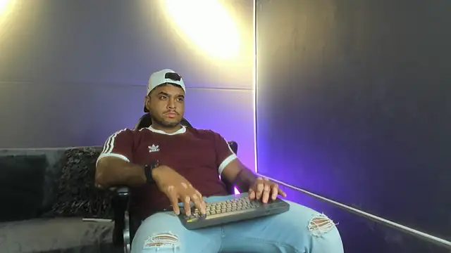 Big furry bear13 online show from December 2025 08:02:02 AM