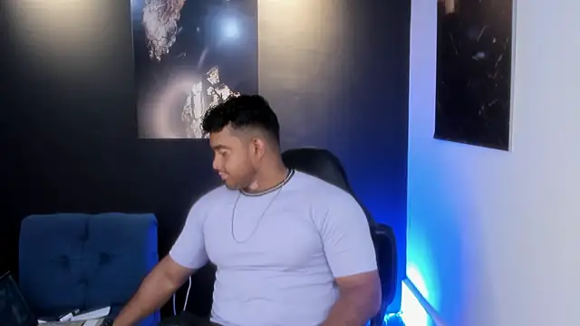 Big furry bear13 online show from November 2025 10:59:02 PM