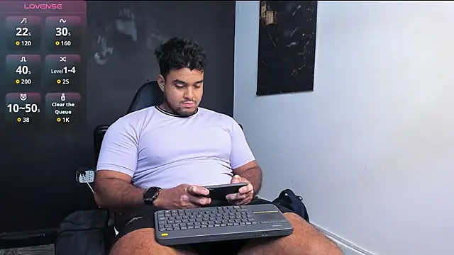 Big furry bear13 online show from February 2026 06:54:02 AM