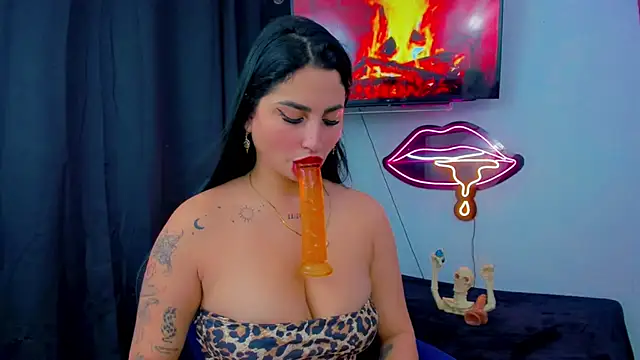 sunshine uwu22 online show from March 2026 06:32:01 PM