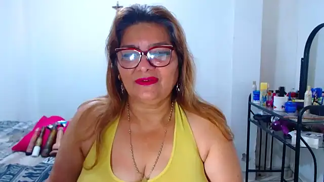 Snapshot of maturehot649 chatting on February 2026 10:43:02 PM maturehot649 online show from February 2026 10:43:02 PM