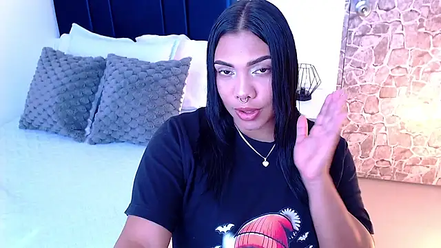 angela santana  online show from October 2025 06:53:02 PM