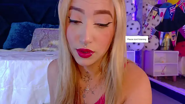 Snapshot of MollyCruz chatting on June 2026 01:05:01 PM MollyCruz online show from June 2026 01:05:01 PM