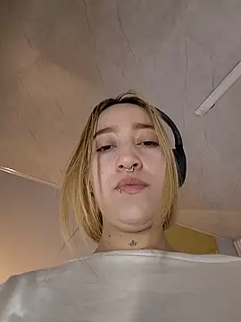 MollyCruz online show from December 2025 10:28:02 AM