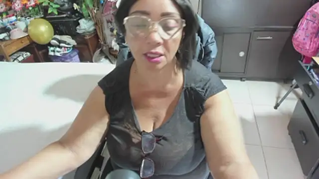 Snapshot of Mrs_mommy_ chatting on January 2026 06:55:02 PM Mrs mommy online show from January 2026 06:55:02 PM