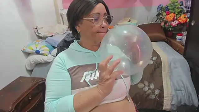 Mrs mommy  online show from June 2026 06:03:01 PM