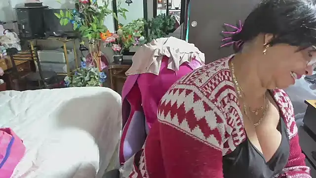 Mrs mommy  online show from December 2025 07:04:02 PM