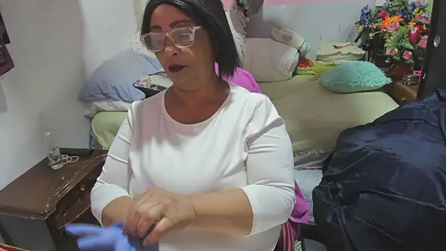 Mrs mommy  online show from April 2026 11:50:02 PM