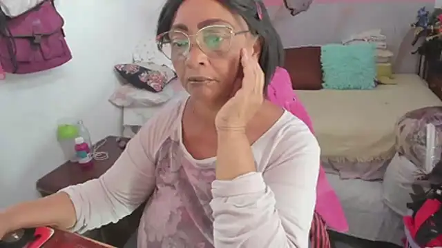 Mrs mommy  online show from April 2026 06:47:01 PM