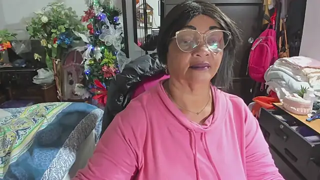 Mrs mommy  online show from December 2025 11:21:02 PM